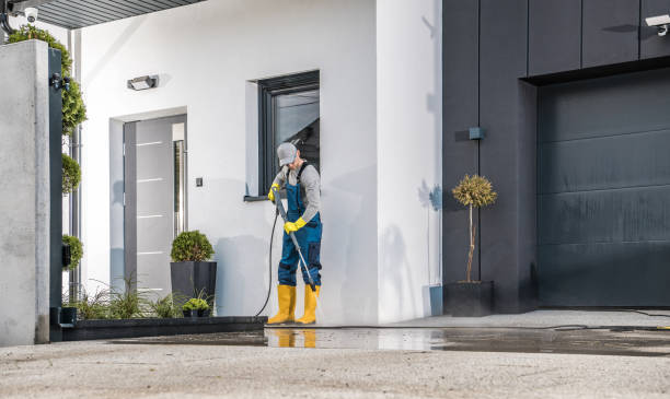 Best Animal Enclosure Cleaning  in Pretty Bayou, FL